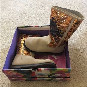 Ed Hardy boots retail $120